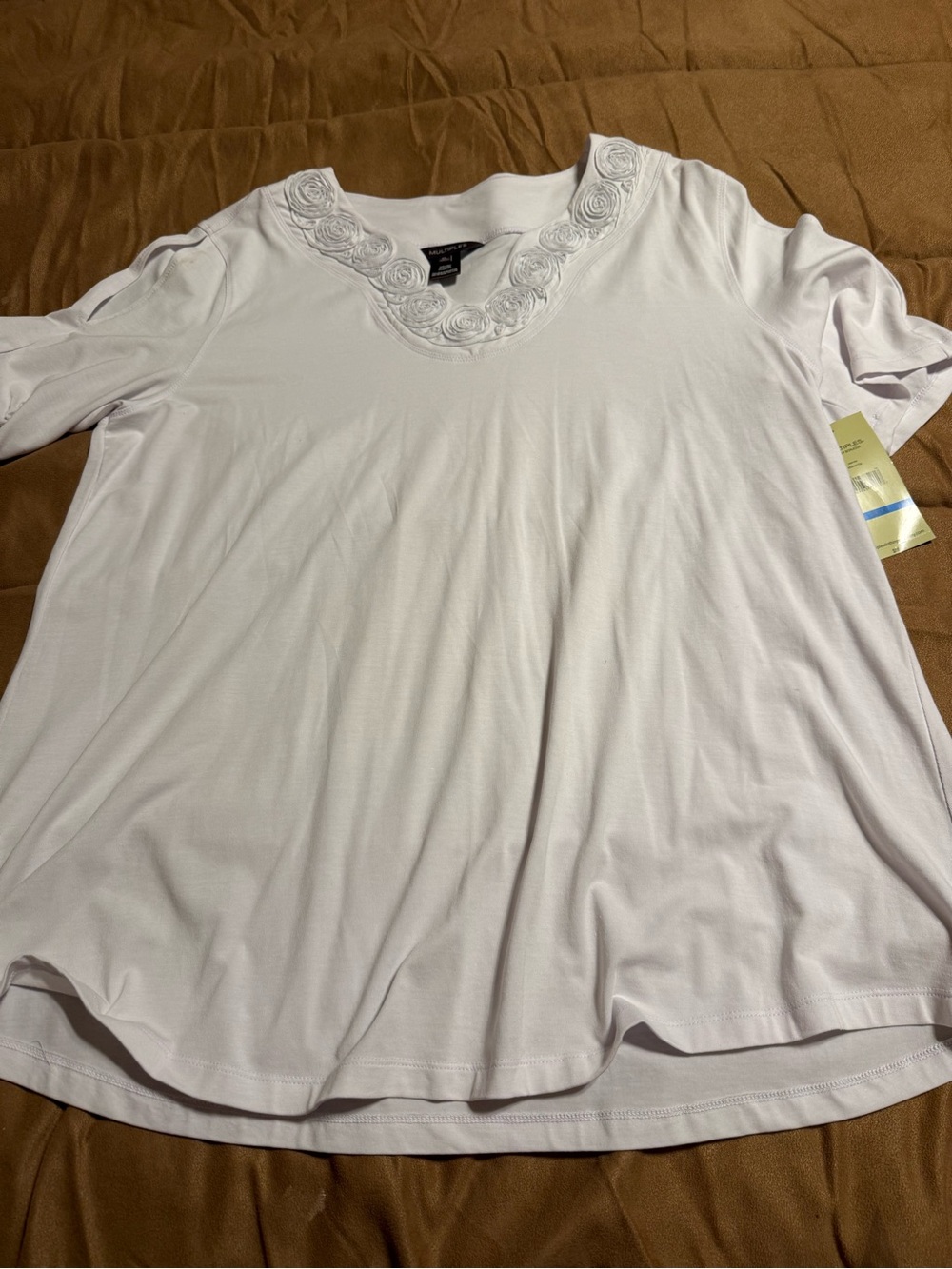Multiples White Short Sleeve V-Neck Top with Rose Trim